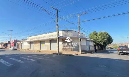 Barracão à venda por r$ 1.300.000,00 - tocantins - uberlândia/mg