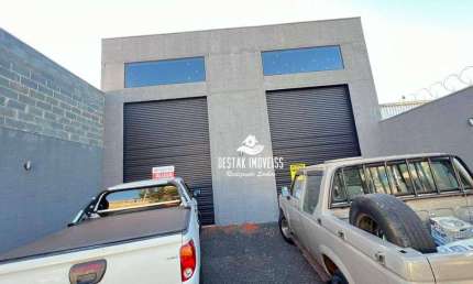 Barracão à venda, 250m² por R$ 750.000 - Novo Mundo - Uberlândia/MG