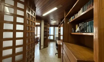 Sala comercial para alugar na Praça Dom Idílio José Soares, 42, Centro, Santos