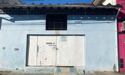Aluga-se na esquina da Carvalho de Mendonça - Santos