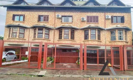Sobrado Triplex Semimobiliado no bairro Desvio Rizzo