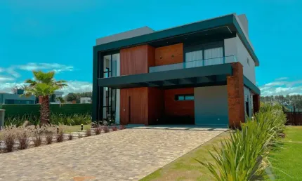 Casa mobiliada em Condomínio - Reserva Das Águas Condomínio e Parque