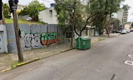 Terreno à venda no Exposição, Caxias do Sul 