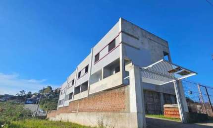 Sobrado Triplex entrada coletiva - Bairro Nsa Sra das Graças