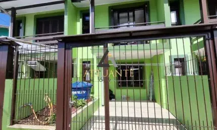 Excelente sobrado com entrada individual no Bairro Desvio Rizzo