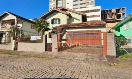 Casa com 3 quartos à venda no São Luiz, Caxias do Sul 