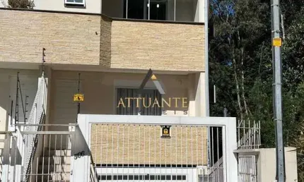 Seu Novo Lar Espera por Você: Sobrado Triplex Mobiliado em Colina Sorriso!