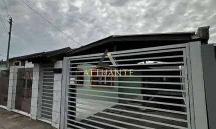 Oportunidade no Santa Lúcia – casa espaçosa com 2 suítes e lareira.