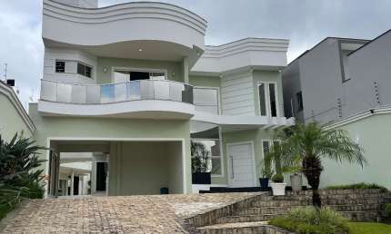 CASA ALTO PADRÃO COM 4 SUÍTES EM 60 VEZES! NO PARANÁ.