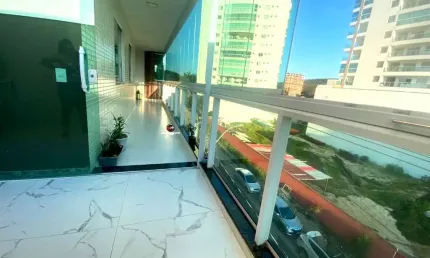 Apartamento á venda na praia do morro em guarapari es no residencial céu localizado no primeiro andar com área externa privativa e mobiliado