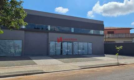 Casa comercial para alugar na Avenida Eugênio Brugin, 28, Messiânico, Londrina