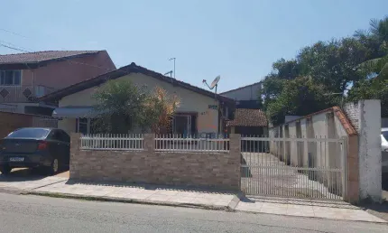 Casa com 4 dormitórios à venda, 160 m² por R$ 740.000,00 - Passa Vinte - Palhoça/SC