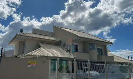 Casa com 3 dormitórios para alugar, 135 m² por R$ 13.069,58/mês - Pagani - Palhoça/SC