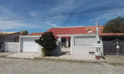 Casa em condomínio fechado com 4 quartos à venda na Avenida das Flores, 80, Campo Redondo, São Pedro da Aldeia, 195 m2 por R$ 630.000