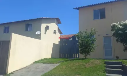 Casa em condomínio fechado com 2 quartos à venda na Rua Dirceu Guimarães, 123, Recanto do Sol, São Pedro da Aldeia, 60 m2 por R$ 280.000