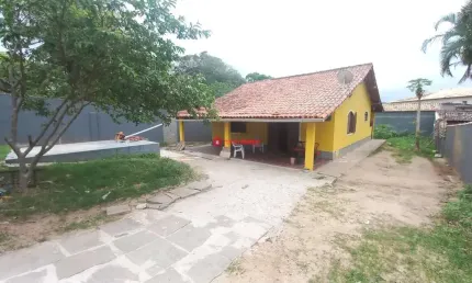 Casa com 3 quartos à venda na Rua Marcílio Dias, 287, Balneário São Pedro, São Pedro da Aldeia, 116 m2 por R$ 390.000