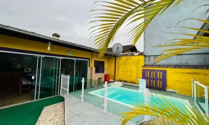 Casa Averbada com Piscina e Churrasqueira - Bairro Vila Nova, Joinville