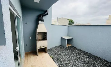 Geminado Charmoso com 3 Quartos, sendo 1 Suíte e Churrasqueira no Bucarein, Joinville/SC