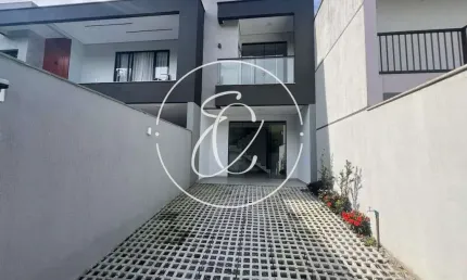 Casa Geminada à Venda no Anita Garibaldi, Joinville/SC ? Conforto, Modernidade e Excelente Localização