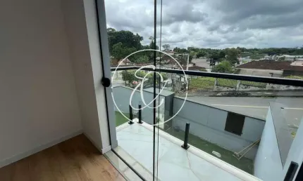 Linda Casa Triplex à Venda em Joinville - 2 Suítes, Churrasqueira e Sol da Manhã!