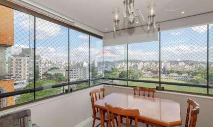 Cobertura de Luxo em Porto Alegre: Conforto &amp; Vista