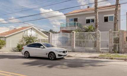 'Casa dos Sonhos em Porto Alegre – 4 Quartos, Piscina'