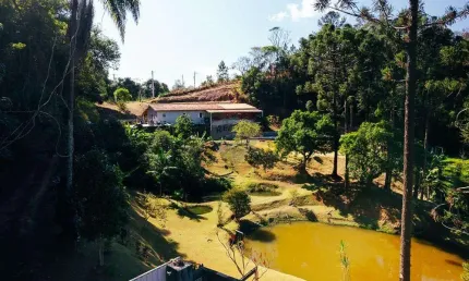 CHÁCARA A VENDA EM CAMPO LIMPO PAULISTA-SP, COM LAGO E 4 SUITES- R$ 990.000,00