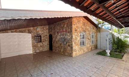 Venda - Casa com edícula  - 4 dormitórios - 250 mts² - Jundiaí/SP