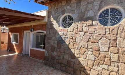 Casa com 4 quartos para alugar na Cidade Santos Dumont, Jundiaí 