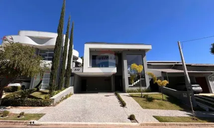 Venda - Casa com Piscina - 3 suítes - 300 mts² - Valinhos/SP