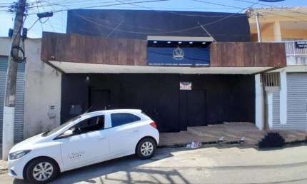 Casa Comercial para Locação em Itaquaquecetuba, Jardim Nicea, 2 dormitórios, 6 banheiros
