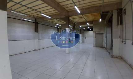 Salão Comercial para Locação em Itaquaquecetuba, Quinta da Boa Vista (Residencial), 2 banheiros, 2 vagas