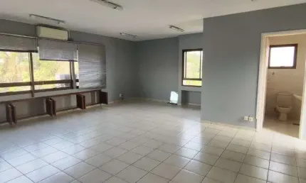 Sala Comercial de Alto Padrão para Locação em Jundiaí-SP, Vila Virgínia: 1 Sala, 2 Banheiros, 1 Vaga, 55m².