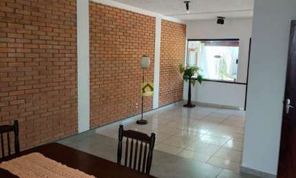 Casa com 5 quartos à venda no Anhangabaú, Jundiaí , 265 m2 por R$ 880.000