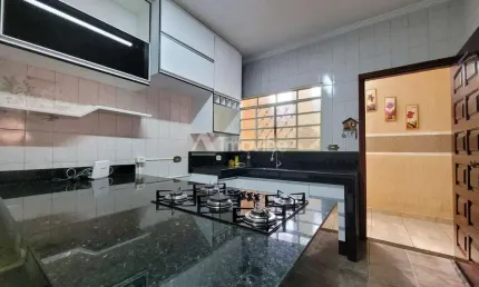 Casa à venda com 02 dormitórios, no São Jerônimo em Americana/SP.