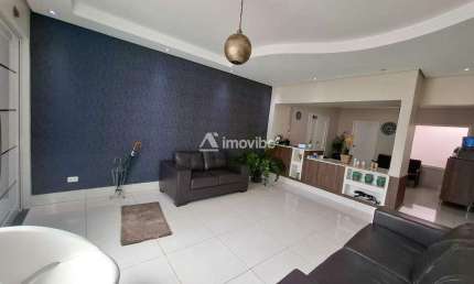 Casa comercial com recepção e 6 salas á venda em Americana SP.
