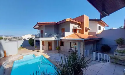 Casa para locação - 3 quartos, 1 suíte, 4 banheiros, área de lazer com piscina - Bairro nobre em Americana/SP.