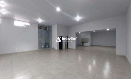 Salão Comercial Reformado de 175m², na Rua Tuiuti, Americana/SP