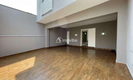 Casa com 2 Quartos, 2 Banheiros, Cozinha Planejada, 1 Sala, 4 Vagas, no Centro de Santa Bárbara D'Oeste.