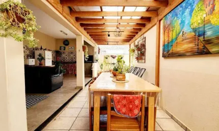 Casa térrea com 3 dormitórios, sendo 1 suíte, no bairro Catharina Zanaga em Americana.