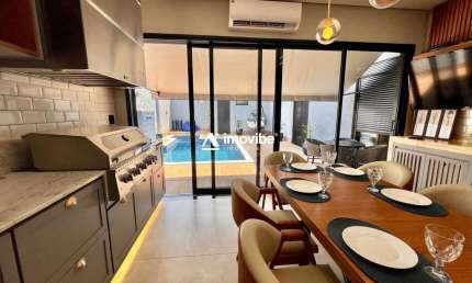 CASA EM CONDOMÍNIO: ELEGÂNCIA, TECNOLOGIA E ACABAMENTO DE ALTO PADRÃO.