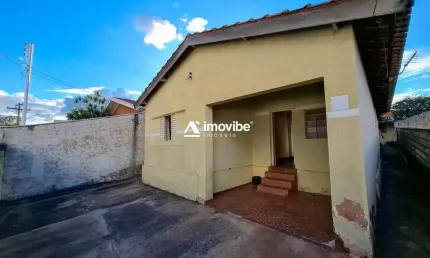 Casa à venda com 02 quartos e edícula, no Cidade Jardim em Americana–SP