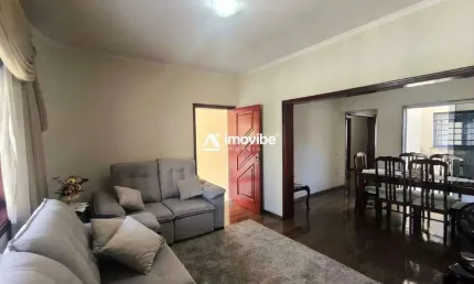 Casa térrea bem localizada com suíte e espaço gourmet!