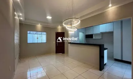 Casa à Venda no Jardim Pântano com 3 Quartos, 2 Vagas cobertas e ampla sala em Santa Barbara d'Oeste / SP