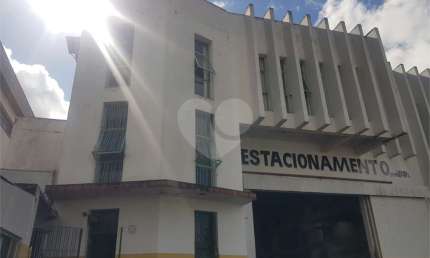Barracão / Galpão / Depósito à venda na Rua Passo da Pátria, 909, Lapa, São Paulo
