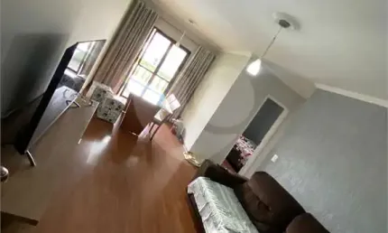 Apartamento de 2 dormitórios e 2 vagas em excelente localização.