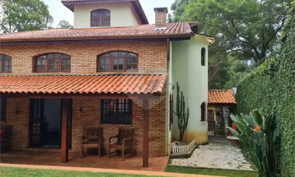 Maravilhoso e espaçoso sobrado nas Palmas do Tremembé