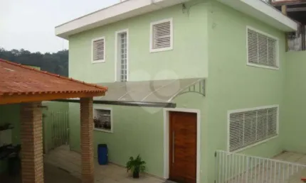 Sobrado maravilhoso  a venda no jardim tremembé - 2 suítes, área gourmet e 2 vagas de garagem