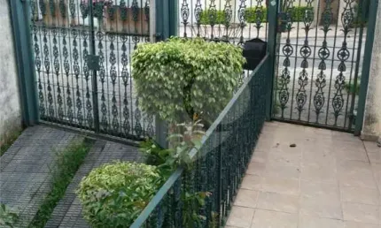 Sobrado grande com 205m² de área construída. bairro requisitado da zona norte