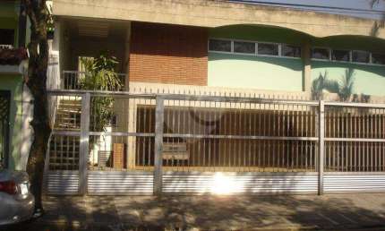 CASA TÉRREA ASSOBRADADA A VENDA NO TREMEMBÉ - 3 DORMS (1 SUÍTE) E 8 VAGAS DE GARAGEM